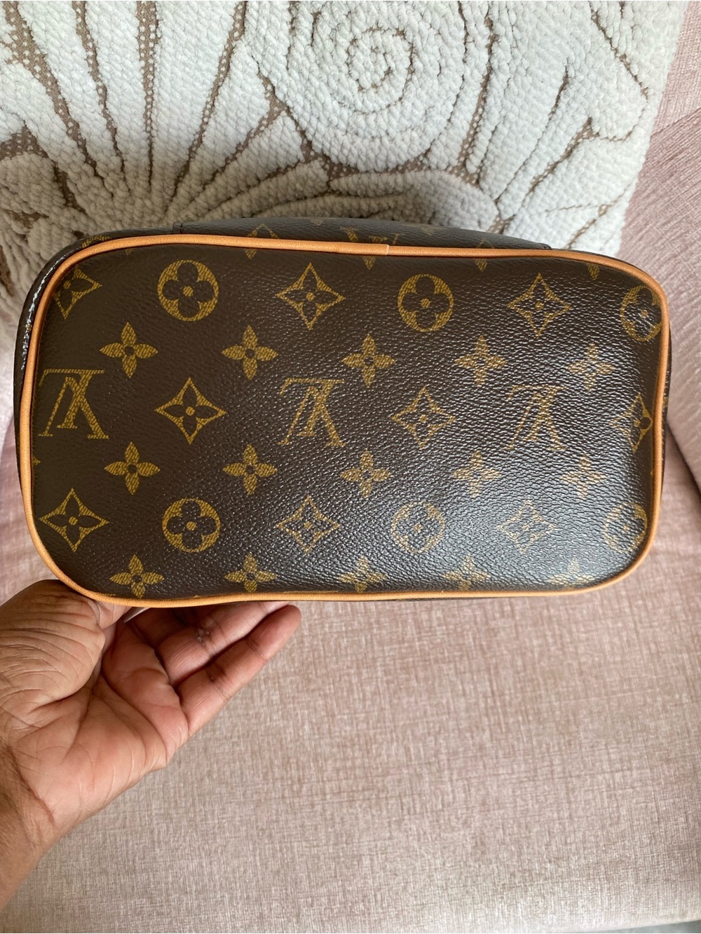 SHOULDER BAG - Picture 8 of 16